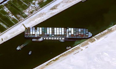 Tiết lộ lý do khiến tàu chở hàng mắc kẹt trên kênh đào Suez
