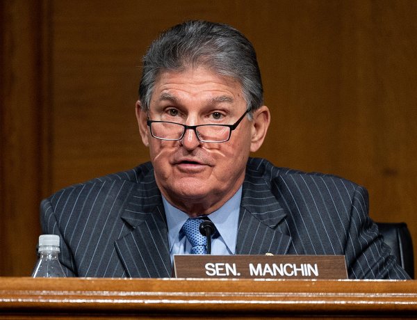 Manchin đạt được thỏa thuận về trợ cấp thất nghiệp COVID-19
