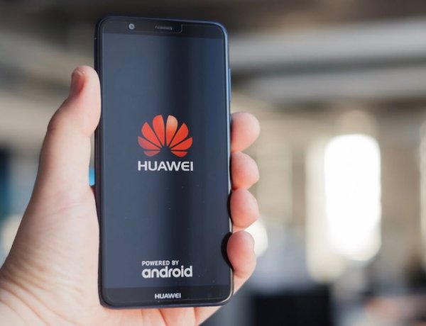 Xiaomi tạm thoát nạn, Huawei tiếp tục bị cấm