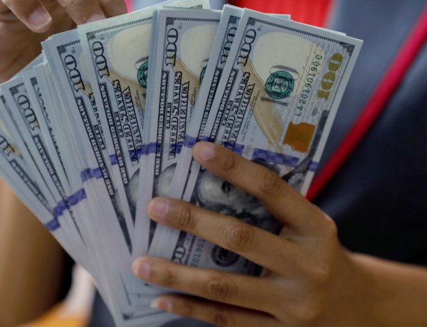 Mỹ bắt đầu chuyển tiền cho dân từ gói cứu trợ 1.900 tỉ USD