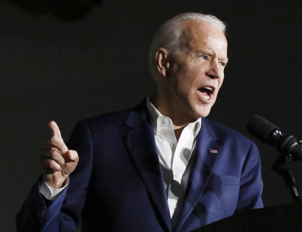 Tổng thống Biden kêu gọi khôi phục  sắc lệnh kiểm soát súng đạn