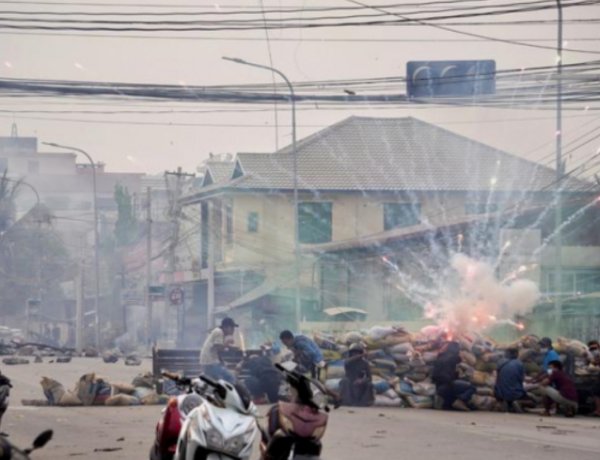 Anh, Mỹ cấm vận các doanh nghiệp do quân đội Myanmar kiểm soát