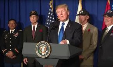 Cựu tổng thống Donald Trump cảnh báo các tập đoàn “tỉnh giấc”