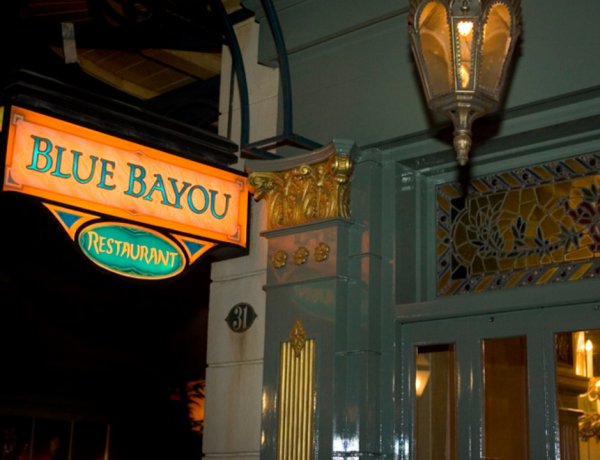 Nhà hàng Blue Bayou nổi tiếng của Disneyland phục vụ đồ uống có cồn