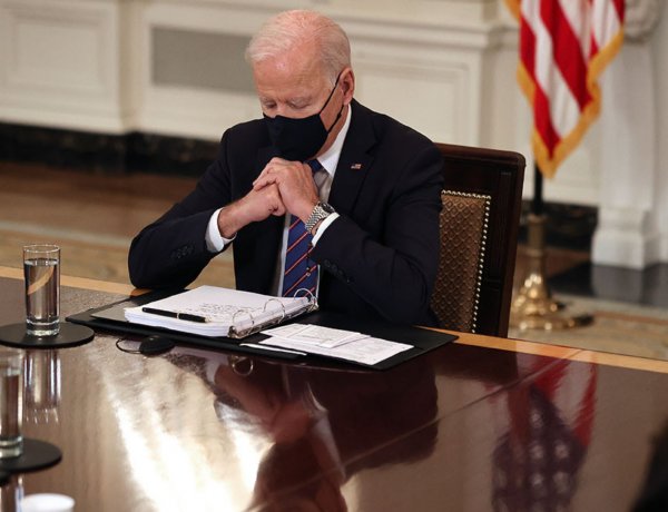 Tổng thống Joe Biden tăng cường các nỗ lực ngoại giao vắc xin