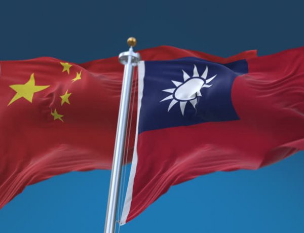 Trung Quốc tấn công Đài Loan bằng tập trận trên không và trên biển