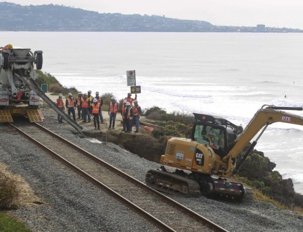Tranh chấp dự án đường sắt được đề xuất dọc bãi biển Eroding Capistran