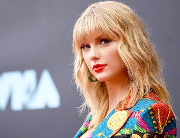 Taylor Swift tung ra phiên bản mới của bài hát “Fearless”