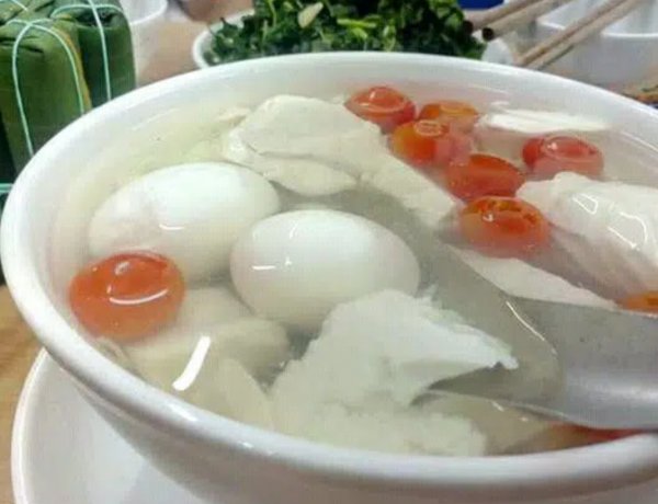 Canh cà chua nguyên quả