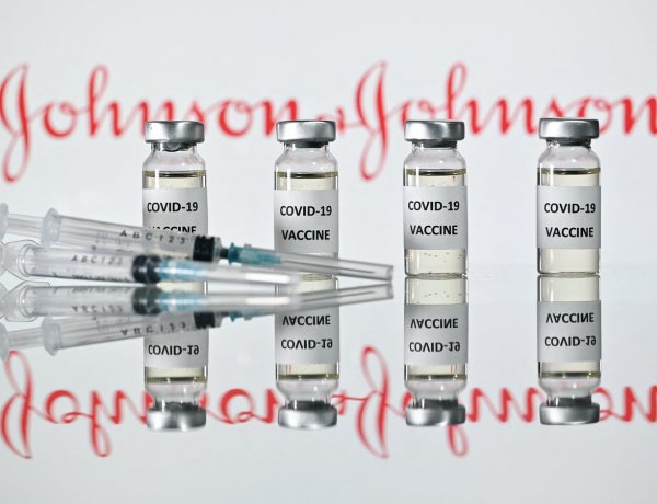 FDA dỡ bỏ lệnh tạm dừng vắc xin Johnson & Johnson