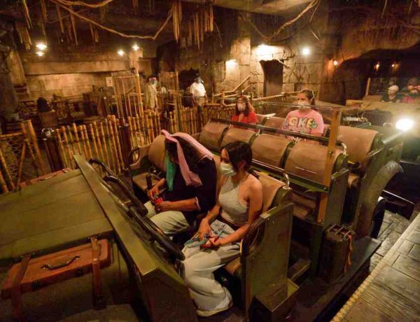 DISNEYLAND THỬ NGHIỆM XẾP HÀNG ẢO VÀO CỔNG INDIANA JONES ADVENTURE