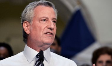 De Blasio yêu cầu nhân viên thành phố tiêm phòng hoặc kiểm tra