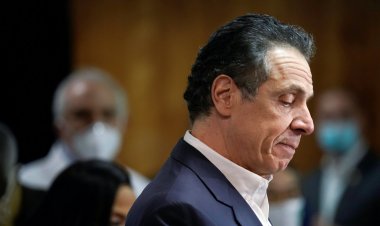 Phố Wall giải phóng ảnh hưởng chính trị khi Thống đóc Cuomo ra đi