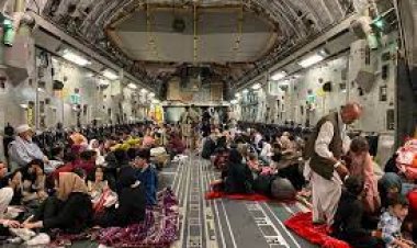 Các giám sát viên quận Cam hỗ trợ người tị nạn Afghanistan