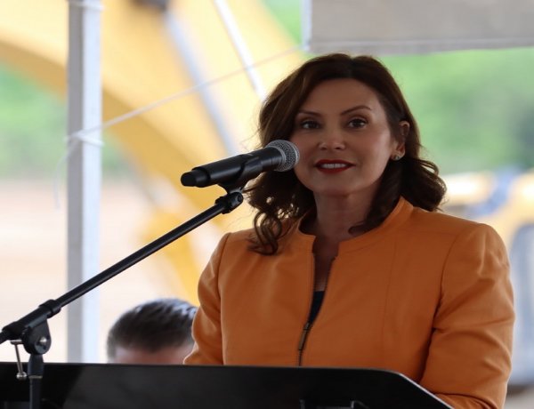 Hé lộ bức thư của Whitmer về thách thức của Đảng Dân chủ năm 2022