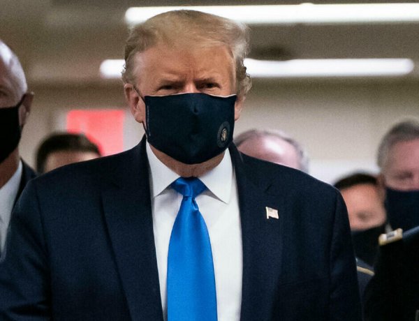 Cựu Tổng thống Trump giữ im lặng trước vấn đề đeo khẩu trang