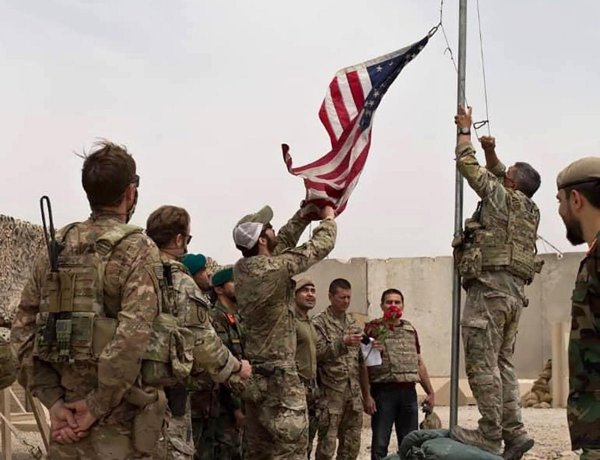 Mỹ rót 2 nghìn tỷ USD vào Afghanistan, người hưởng lợi nhất là Taliban