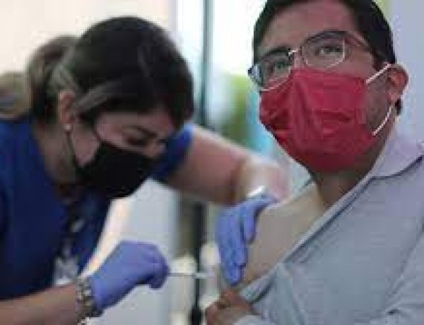 Tổng thống Biden kêu gọi người Mỹ tiêm vaccine mũi 3