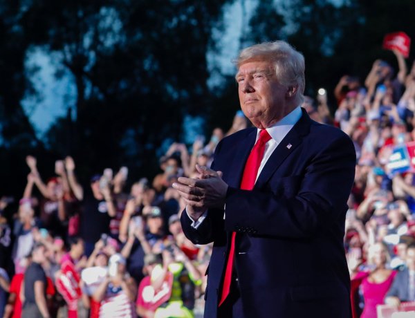 Cựu Tổng thống Trump tổ chức biểu tình ở Alabama, bất chấp Covid-19