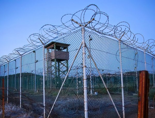 Hàng trăm tù nhân Gitmo được Chính quyền Biden trả tự do